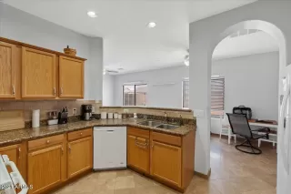 Photo #3: 6258052 Listing