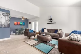 Photo #5: 6258458 Listing