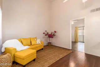 Photo #5: 6258622 Listing