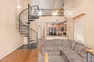 Photo #2: 6258747 Listing