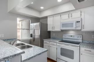 Photo #6: 6258750 Listing