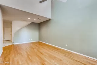 Photo #5: 6259269 Listing