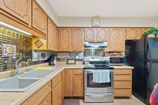 Photo #6: 6260218 Listing