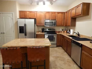 Photo #2: 6261128 Listing