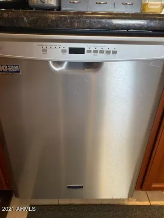 Photo #5: 6261437 Listing