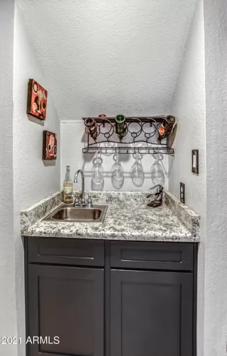 Photo #6: 6262699 Listing