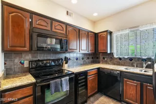 Photo #2: 6262725 Listing