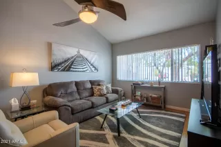 Photo #4: 6263985 Listing