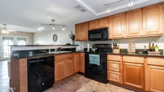 Photo #5: 6264038 Listing 