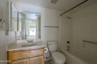 Photo #4: 6264173 Listing