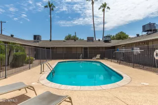 Photo #5: 6265249 Listing