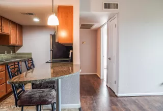 Photo #5: 6265258 Listing