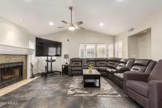 Photo #4: 6265340 Listing