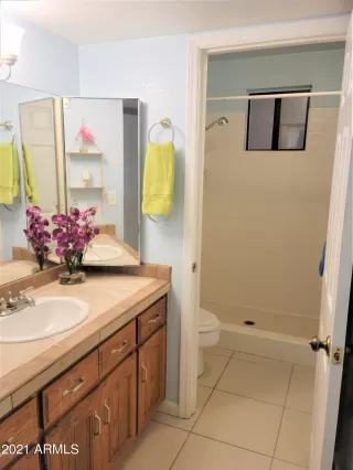 Photo #5: 6265389 Listing