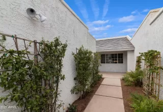 Photo #5: 6265530 Listing