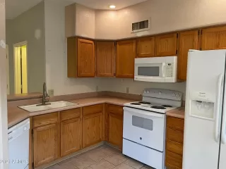 Photo #5: 6266005 Listing