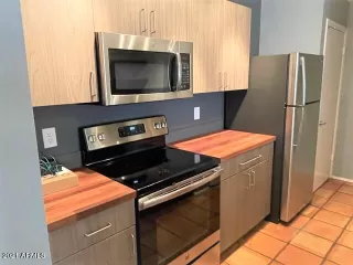 Photo #3: 6266361 Listing