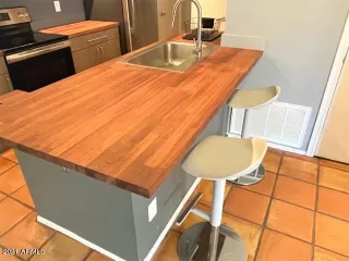 Photo #4: 6266361 Listing