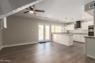 Photo #6: 6266400 Listing