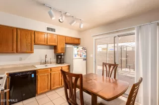 Photo #5: 6266878 Listing 