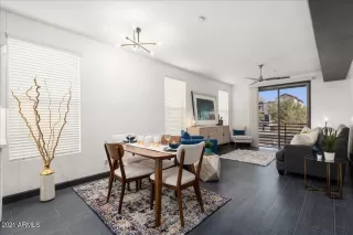 Photo #4: 6266884 Listing