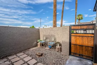 Photo #1: 6267000 Listing