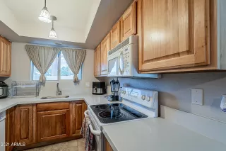 Photo #3: 6267000 Listing