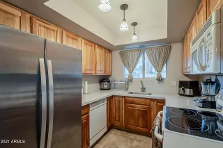 Photo #4: 6267000 Listing