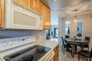 Photo #5: 6267000 Listing