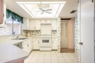 Photo #5: 6267325 Listing