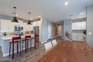 Photo #6: 6267810 Listing