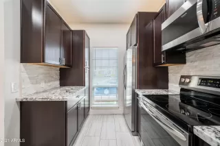 Photo #5: 6267925 Listing