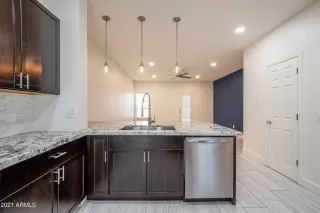 Photo #6: 6267925 Listing