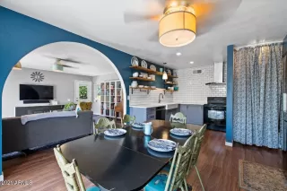 Photo #6: 6267998 Listing