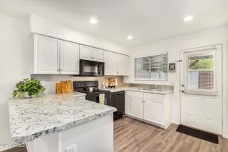 Photo #4: 6268058 Listing