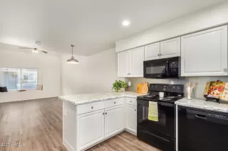 Photo #5: 6268058 Listing