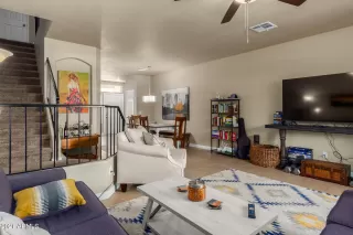 Photo #5: 6268300 Listing