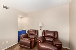 Photo #5: 6270148 Listing