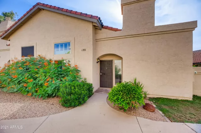 MLS: 6270241 Condo For Sale