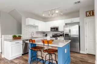 Photo #6: 6270444 Listing