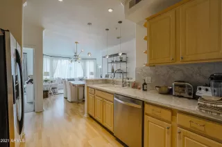 Photo #5: 6270807 Listing 