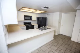 Photo #5: 6272084 Listing