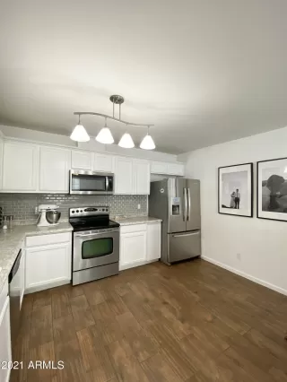 Photo #5: 6272569 Listing