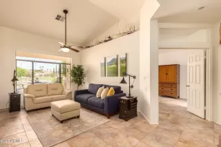 Photo #3: 6272627 Listing