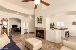 Photo #5: 6272627 Listing