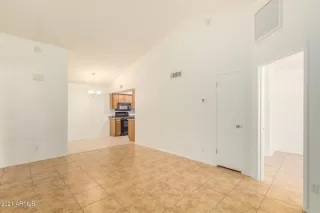 Photo #6: 6272870 Listing