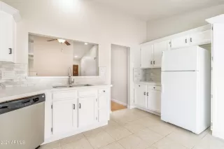 Photo #6: 6272914 Listing