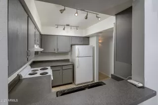 Photo #6: 6273921 Listing