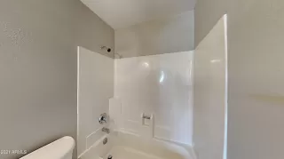 Photo #6: 6274266 Listing