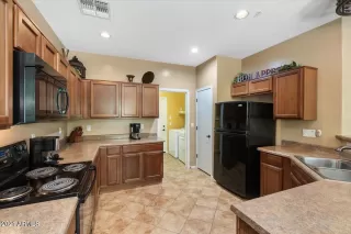 Photo #6: 6275937 Listing 